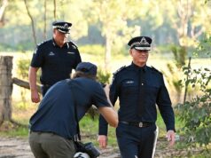 A série de perguntas que os policiais DEVEM responder em torno dos sete meses de fuga do fugitivo procurado Dezi, Freeman, antes de terminarem em um confronto violento com a polícia em seu esconderijo fora da rede O comissário-chefe dos departamentos da Polícia de Victoria, Mike Bush, depois de falar à mídia em uma entrevista coletiva no local onde o fugitivo Dezi Freeman foi morto a tiros em Thologolong