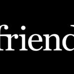 Um homem conversando com um robô azul em pufes, com um grande ícone de aviso vermelho flutuando entre eles.