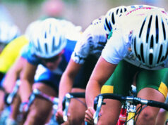 ASSISTIR: Ciclista hospitalizado após acidente chocante no feminino Milan-San Remo ASSISTIR: Ciclista hospitalizado após acidente chocante no feminino Milan-San Remo