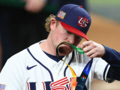 ASSISTIR: Equipe dos EUA abandona medalhas de prata após derrota no WBC para a Venezuela ASSISTIR: Equipe dos EUA abandona medalhas de prata após derrota no WBC para a Venezuela