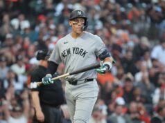 Aaron Judge tem um desempenho brutal dos Yankees enquanto enfrenta vaias da torcida da cidade natal dos Giants Aaron Judge, do New York Yankees, reage após rebatida pela quarta vez.