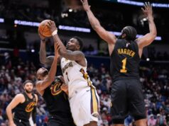 ‘Aberração da natureza: o ressurgimento de Zion Williamson pode representar um problema para os Knicks contra os Pelicanos motivados Zion Williamson (1) vai para a cesta contra o pivô Evan Mobley (4) do Cleveland Cavaliers e o guarda James Harden (1) no segundo tempo de um jogo de basquete da NBA, sábado, 21 de março de 2026, em Nova Orleans.