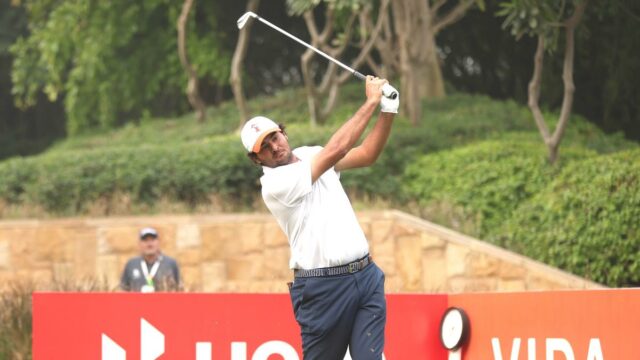 Aberto da Índia: Chacarra e Jarvis assumem o comando no segundo dia marcado pela chuva

