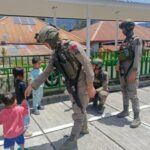 Abordagem humanista torna-se a “arma” da polícia para construir a confiança pública e manter a estabilidade da segurança no interior da Papua