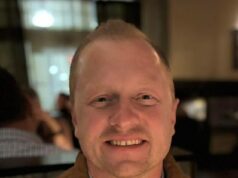 Acusações RETIRADAS contra adolescentes que mataram acidentalmente seu professor durante uma pegadinha em sua casa Hughes morreu após ser atropelado por uma caminhonete do lado de fora de sua casa em Gainesville durante uma pegadinha na temporada de baile