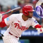 Edmundo Sosa, jogador do Philadelphia Phillies, rebateu.