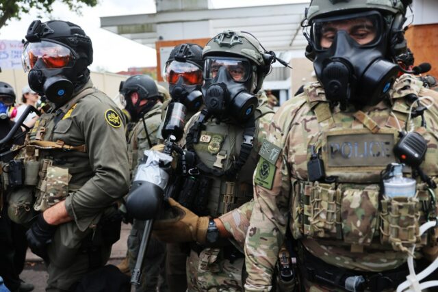 Administrador responde ao relatório que Trump disse que algumas táticas de deportação foram longe demais
