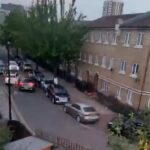 Um adolescente que empurrou dois ciclistas para fora da estrada e depois pisou na cabeça de um motorista foi preso (foto)