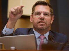 Advogados de Swalwell alertam Kash Patel sobre arquivos de casos de espionagem chineses Advogados de Swalwell alertam Kash Patel sobre arquivos de casos de espionagem chineses
