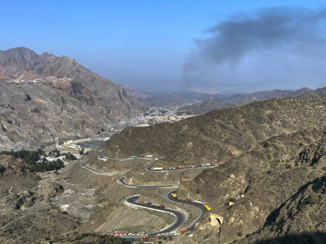 Afeganistão acusa Paquistão de ataques aéreos a casas em Cabul e Kandahar
