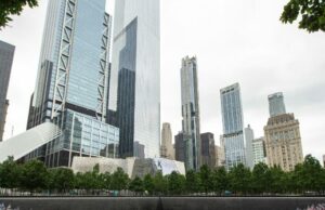 Ainda existe: o poder duradouro da bandeira americana 25 anos após o 11 de setembro Ainda existe: o poder duradouro da bandeira americana 25 anos após o 11 de setembro