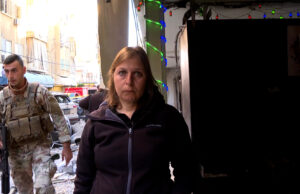 Al Jazeera relata sobre bombardeio israelense em bloco de apartamentos em Beirute Al Jazeera relata sobre bombardeio israelense em bloco de apartamentos em Beirute