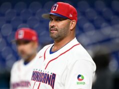 Albert Pujols reage ao ataque final na derrota do WBC da República Dominicana para os EUA Albert Pujols reage ao ataque final na derrota do WBC da República Dominicana para os EUA