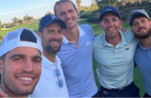 Alcaraz, Djokovic e Zverev são vistos jogando golfe juntos Alcaraz, Djokovic e Zverev são vistos jogando golfe juntos