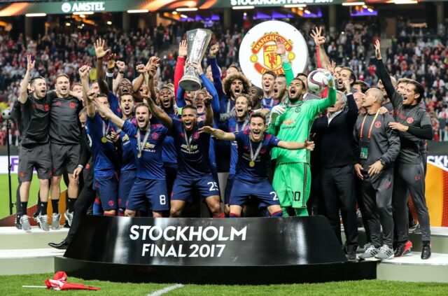 Alinhamento e banco dos vencedores da Liga Europa de 2017 do Man Utd
