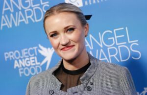 Alum Emily Osment de ‘Hannah Montana’ explica ausência do especial do 20º aniversário: ‘Estou tão grato’ | Vídeo Alum Emily Osment de 'Hannah Montana' explica ausência do especial do 20º aniversário: 'Estou tão grato' | Vídeo