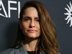 Amanda Peet conta como seus três filhos reagiram ao diagnóstico de câncer de mama Estrelas que venceram o câncer de mama Julia Louis-Dreyfus Cynthia Nixon e mais p
