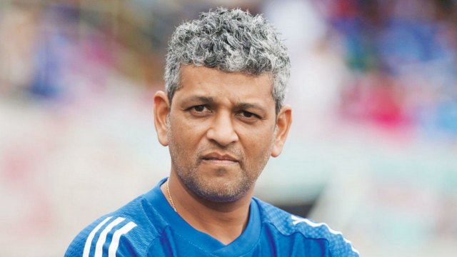 Amol Muzumdar 'Decepcionado, mas feliz com a luta que mostramos' contra o Aus
