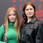 Amy Adams traz a filha Aviana para a estreia de Nightbitch no Festival Internacional de Cinema de Toronto
