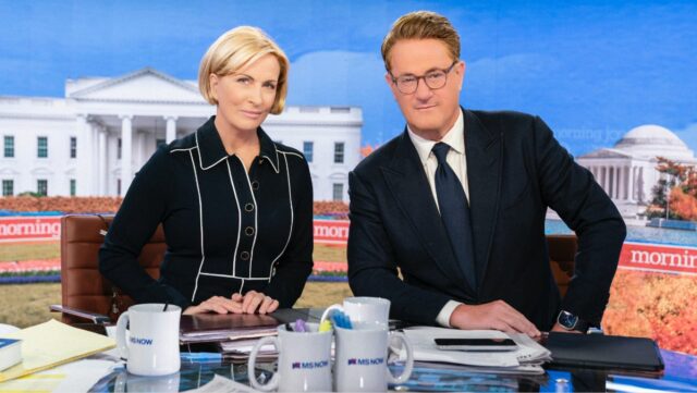 Âncoras de 'Morning Joe' Joe Scarborough e Mika Brzezinski renovam acordo MS NOW
