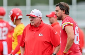 Andy Reid define expectativas claras para Travis Kelce em meio à provável temporada final Andy Reid offered a clear expectation of Travis Kelce.