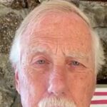 Angus King: Devemos tornar os agentes Doxxing uma 'ofensa grave' como parte do acordo do DHS e acabar com o mascaramento