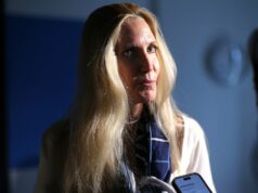 Ann Coulter aparece na Fox News pela cobertura da guerra no Irã e compara-se a reportagens eleitorais falsas e fraudulentas de 2020 O programa diário