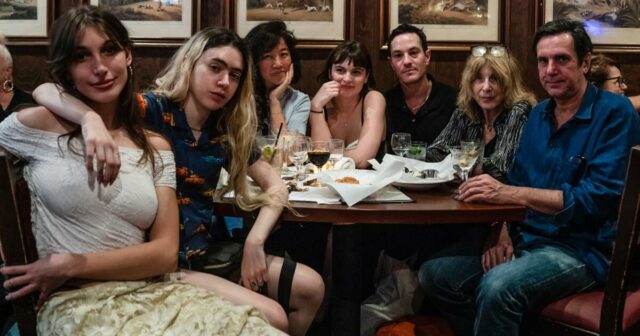 Antes de Taix se tornar um condomínio, um brinde final ao desaparecimento de Los Angeles
