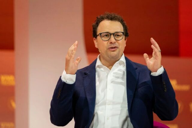 Anthropic processa Departamento de Defesa por designação de risco na cadeia de suprimentos
