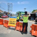 Antisipasi Mudik Padat, Polisi Terapkan One Way Local de Jalan Ketanggungan Brebes