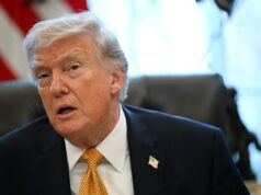 Aprovação da moeda de ouro de Trump provoca indignação: ‘Descontroladamente fora de alcance’ Aprovação da moeda de ouro de Trump provoca indignação: 'Descontroladamente fora de alcance'