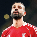 Arne Slot pede que o Liverpool resolva os problemas dos gols tardios após a derrota do Wolves