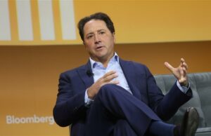 Arougheti afirma que o Irã não mudou a perspectiva da Ares para 2026 Arougheti afirma que o Irã não mudou a perspectiva da Ares para 2026