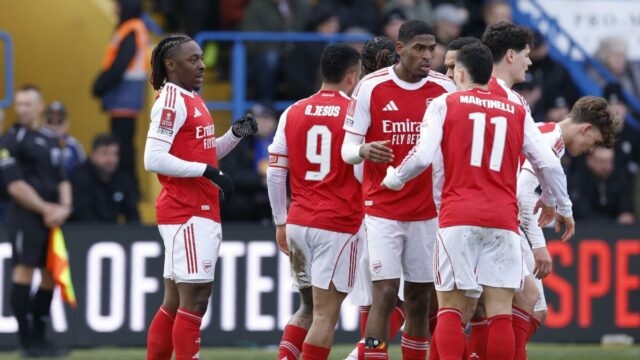 Arsenal chega às quartas de final da FA Cup com vitória por 2 a 1 sobre Mansfield

