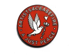 Artists4Ceasefire revela novos pins desenhados por Shepard Fairey antes do Oscar (EXCLUSIVO) Artists4Ceasefire revela novos pins desenhados por Shepard Fairey antes do Oscar (EXCLUSIVO)