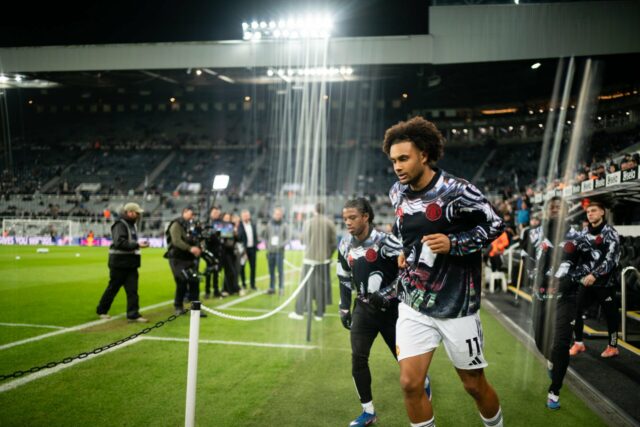 As atuações impressionantes de Joshua Zirkzee aumentam os dilemas do Man Utd, ele é o jogador mais azarado do clube nesta temporada
