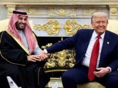 As cicatrizes da batalha dos estados do Golfo no Irã os aproximam de Trump – e de Israel O príncipe herdeiro e primeiro-ministro saudita, Mohammed bin Salman, segura a mão do presidente Trump durante uma reunião no Salão Oval da Casa Branca em Washington, DC, em 18 de novembro de 2025.