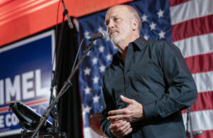 As falsas escolhas de procurador dos EUA de Trump continuam em chamas ARQUIVO - O procurador dos EUA, Edward R. Martin Jr., fala em entrevista coletiva, 13 de maio de 2025, em Washington. (Foto AP / Julia Demaree Nikhinson, Arquivo)