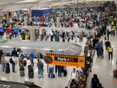 As linhas da TSA são tão ruins em alguns aeroportos que a United e a Delta estão permitindo que os passageiros mudem seus voos As linhas da TSA são tão ruins em alguns aeroportos que a United e a Delta estão permitindo que os passageiros mudem seus voos