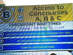 As linhas do aeroporto dos EUA encurtam à medida que os trabalhadores da TSA são pagos As linhas do aeroporto dos EUA encurtam à medida que os trabalhadores da TSA são pagos