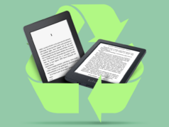 As melhores maneiras de dar uma segunda vida a um antigo e-reader Um smartphone exibindo uma página de texto saindo de um livro aberto, com um grande triângulo de advertência vermelho 3D flutuando na frente dele.