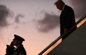 As mensagens conflitantes de Trump semeiam confusão sobre a guerra no Irã Da esquerda para a direita: Secretário do Interior Doug Burgum, Secretário de Estado Marco Rubio, Presidente dos EUA Donald Trump, Secretário de Defesa Pete Hegseth e Secretário de Comércio Howard Lutnick