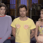 As promoções de Harry Styles SNL são gloriosamente estranhas