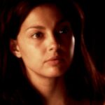 Ashley Judd chama seu filme de 1997, 'Kiss the Girls', por 'transformar a tortura sexual em entretenimento' contra as mulheres: 'É traumatizante' e 'Por que é lucrativo?'