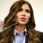 Assista ao vivo: Kristi Noem testemunha perante o Senado