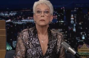 Assistir Jamie Lee Curtis impressionar Jimmy Fallon com sua impressão surpresa de Peter Falk | Vídeo Assistir Jamie Lee Curtis impressionar Jimmy Fallon com sua impressão surpresa de Peter Falk | Vídeo