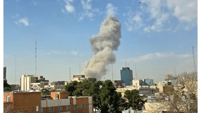 Associação de Cineastas Independentes Iranianos apoia ataques dos EUA e Associação de Cineastas Independentes Iranianos apoia ataques dos EUA e de Israel no Irã que mataram o líder supremo Ali Khamenei