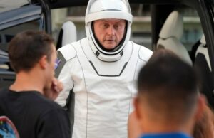 Astronauta evacuado da NASA diz que não conseguia falar no espaço. Por que permanece um mistério Ícone de conversão de texto em fala