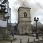 Ataque diurno de drones danifica edifício histórico em Lviv, Ucrânia