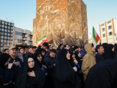 Ataques EUA-Israel ao Irã, dia 2: Khamenei é morto, Irã retalia Ataques EUA-Israel ao Irã, dia 2: Khamenei é morto, Irã retalia